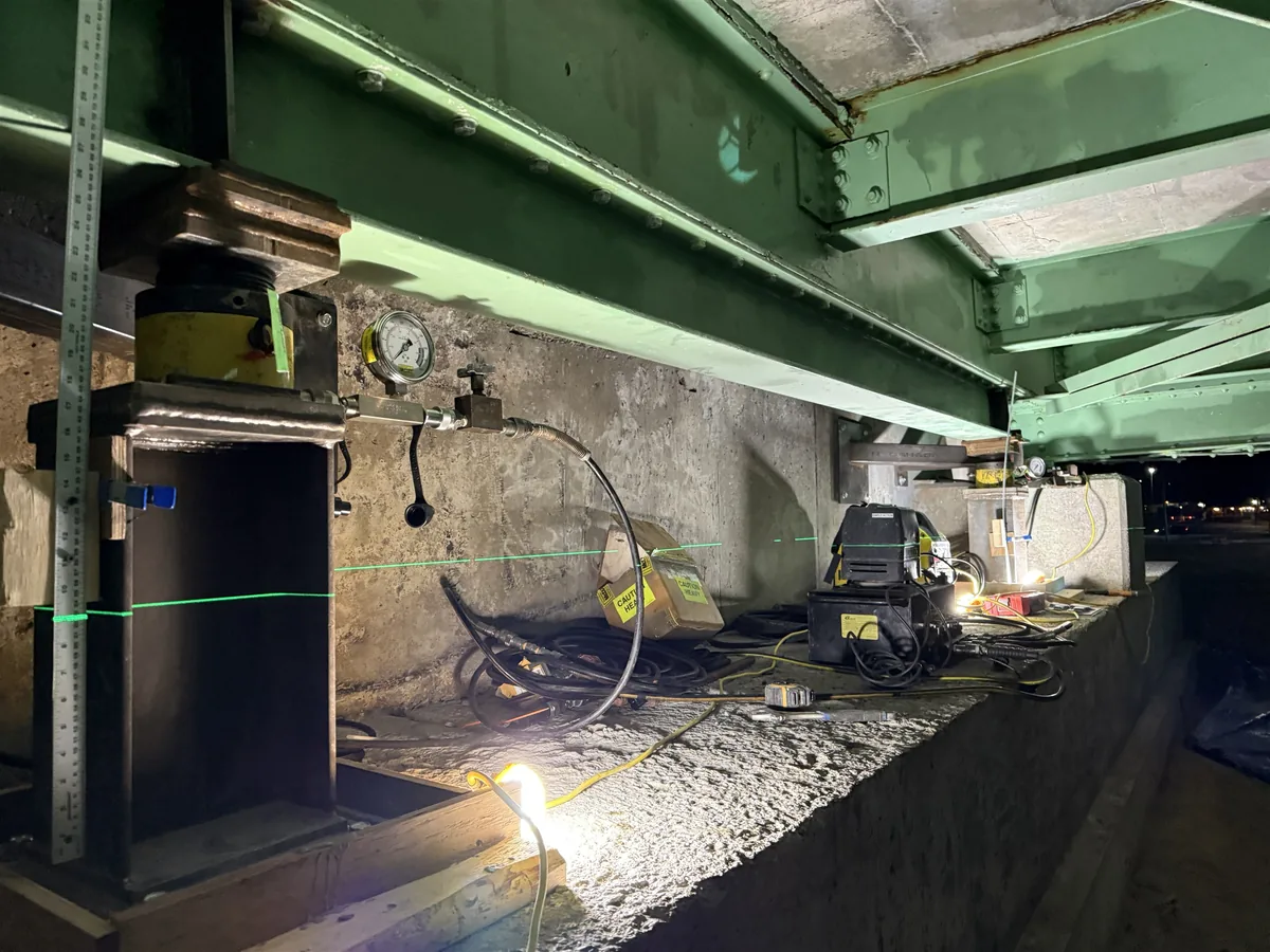 Hydraulic jack and measuring reference under the deck, J.C. Van Horne Bridge